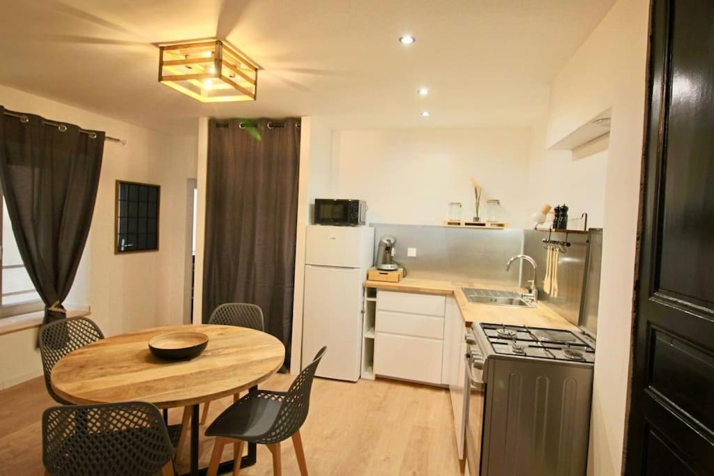 Appartement Centre Brioude Bagian luar foto