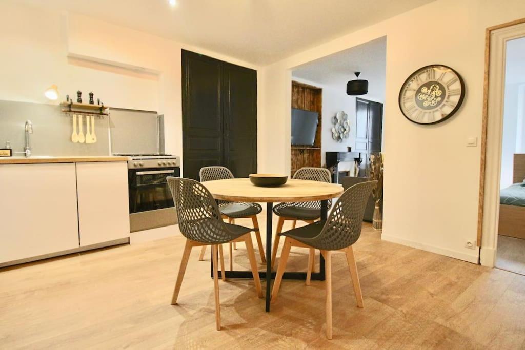 Appartement Centre Brioude Bagian luar foto